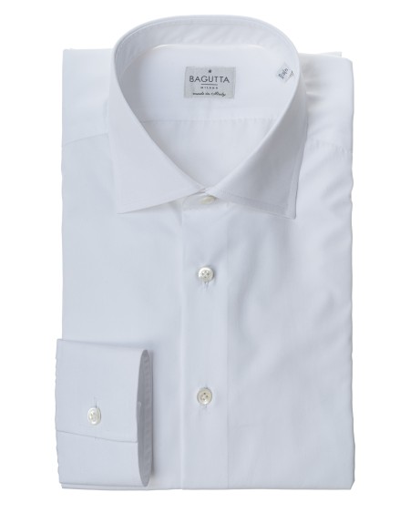 Shop BAGUTTA  Camicia: Bagutta camicia bianca in cotone.
Colletto semi francese.
Slim fit.
Polsini squadrati.
Composizione: 100% cotone.
Made in Italy.. B345V CN7767-001